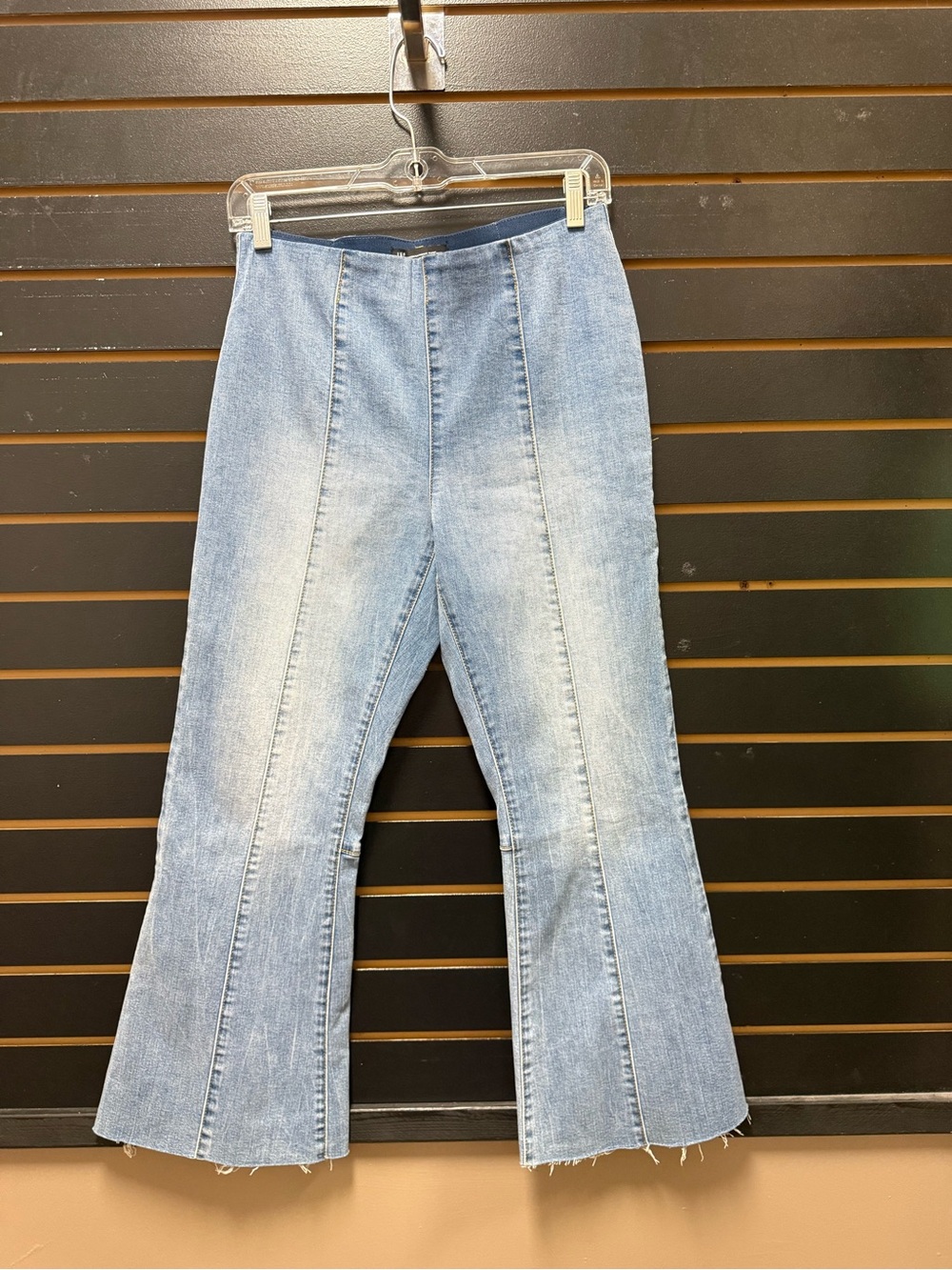 INC International Concepts Sz 6 High Rise Cropped Flare Jeans Light Wash Raw Hem
